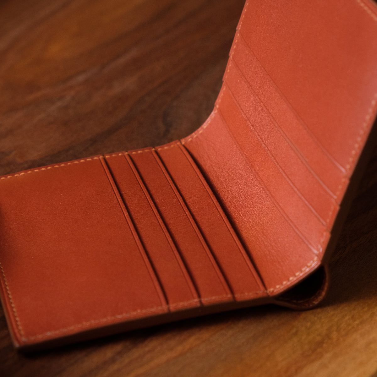 Oak and Honey Leather Goods Vertical Bifold Interior